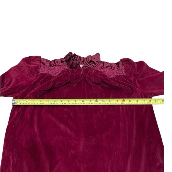 R. Michael Alan Velvet Robe Gown Housecoat Long Sleeves Victorian Edwardian VTG - Picture 10 of 10